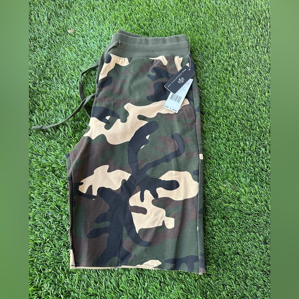Men summer short with camo pattern